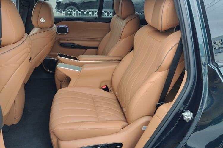 Used Hyptec HL 2025 700 Ultra Six-Seater All-Wheel-Drive LiDAR Version Left Rear Seat