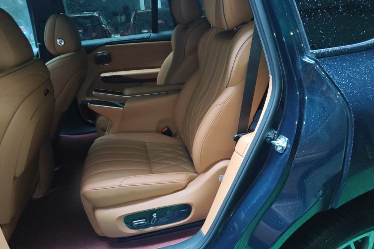 Used Hyptec HL 2025 700 Ultra Six-Seater All-Wheel-Drive LiDAR Version Left Rear Seat