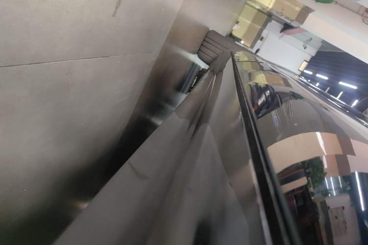 Used Hyptec HL 2025 700 Ultra Six-Seater All-Wheel-Drive LiDAR Version Left Side Sill