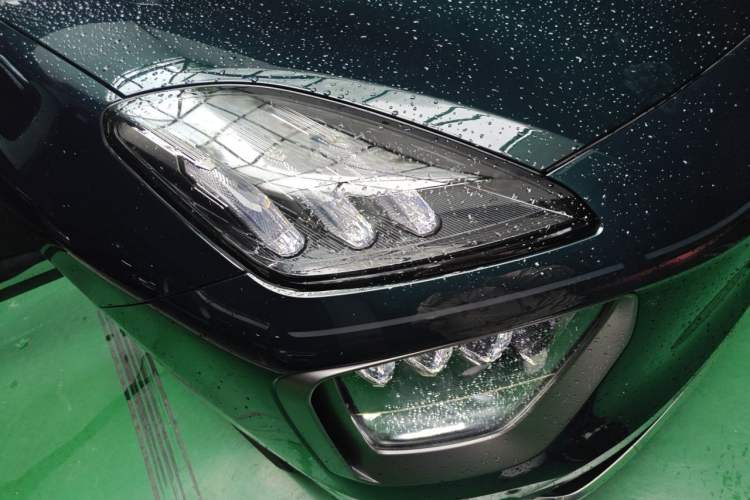 Used Hyptec HL 2025 700 Ultra Six-Seater All-Wheel-Drive LiDAR Version Right Front Headlight