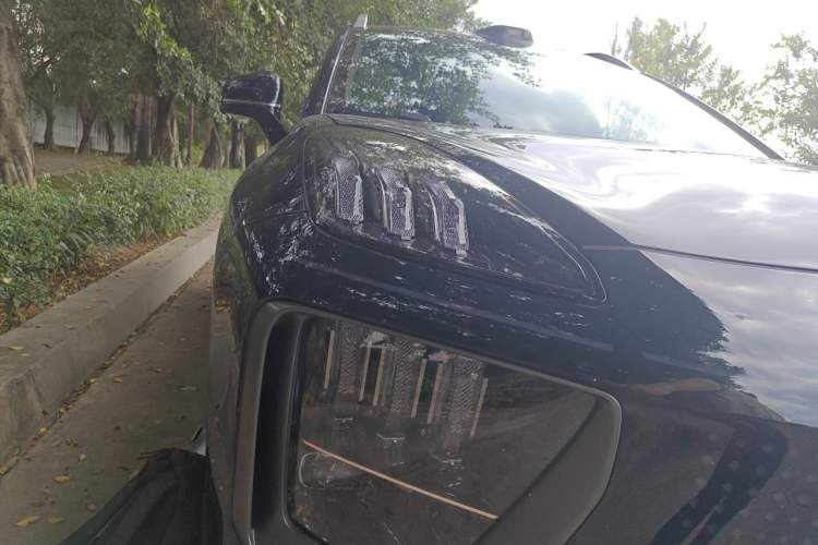 Used Hyptec HL 2025 350 Max Six-Seater LiDAR Version Right Front Headlight