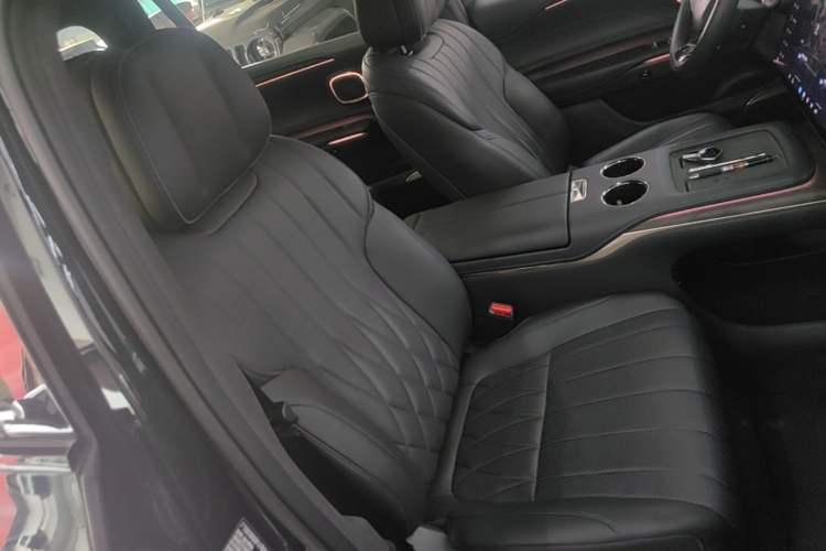 Used Hyptec HL 2025 700 Ultra Six-Seater All-Wheel-Drive LiDAR Version Right Front Seat