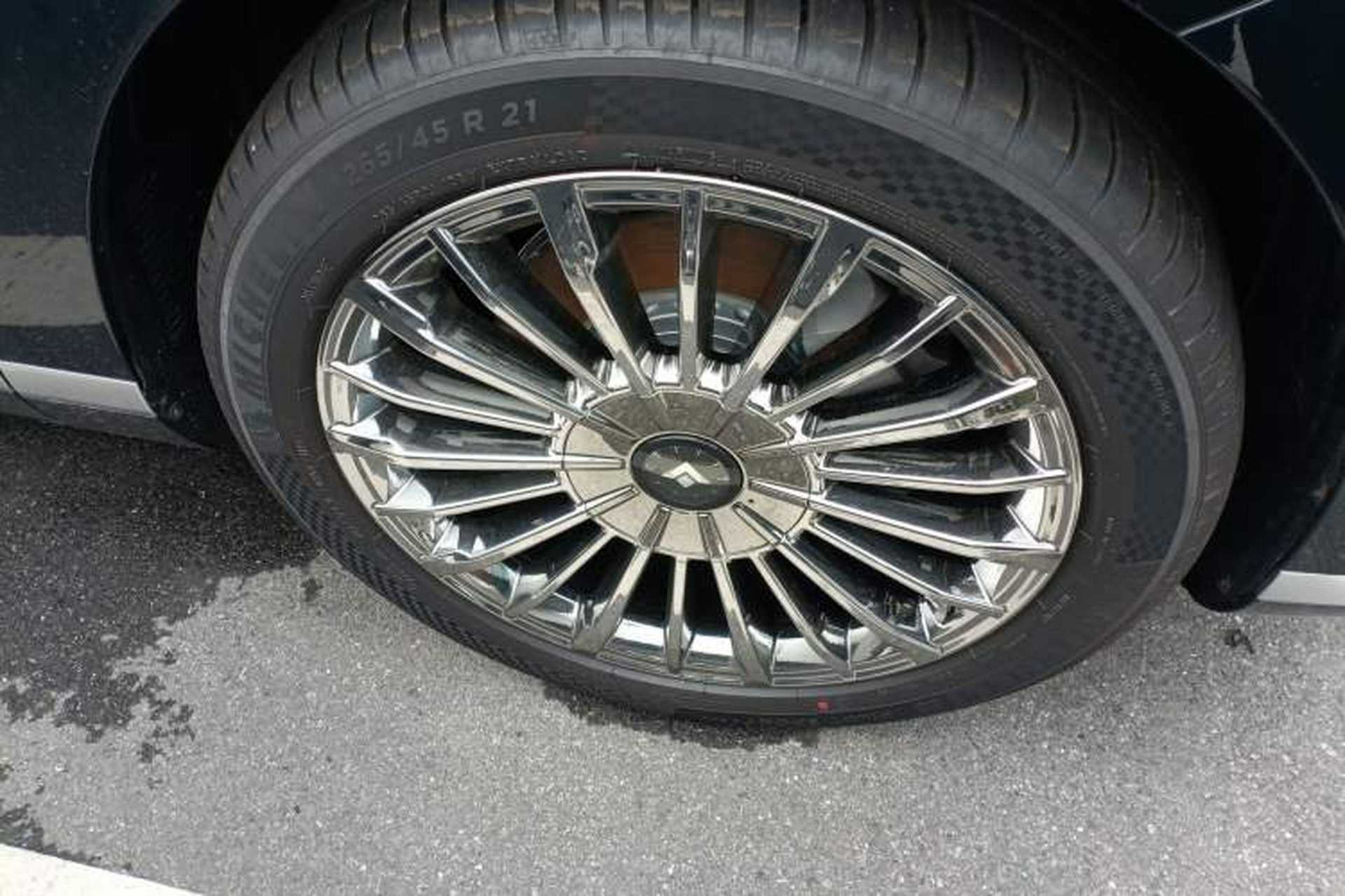 Used Hyptec HL 2025 700 Ultra Six-Seater All-Wheel-Drive LiDAR Version Right Front Wheel Hub
