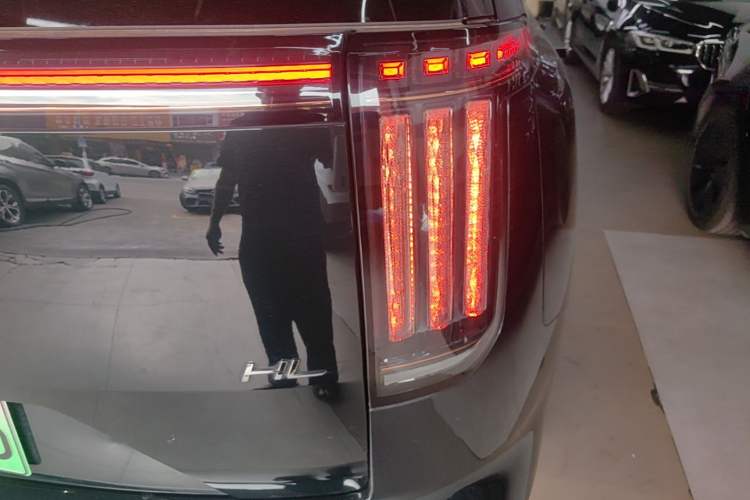 Used Hyptec HL 2025 700 Ultra Six-Seater All-Wheel-Drive LiDAR Version Right Rear Taillight