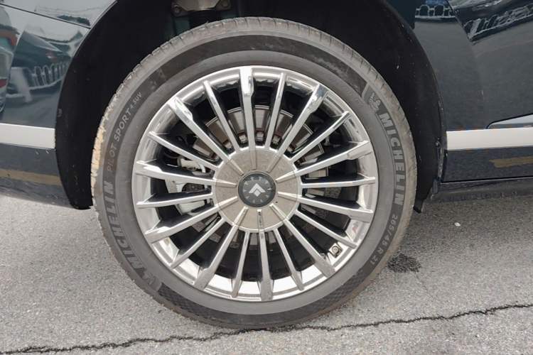 Used Hyptec HL 2025 700 Ultra Six-Seater All-Wheel-Drive LiDAR Version Right Rear Wheel Hub