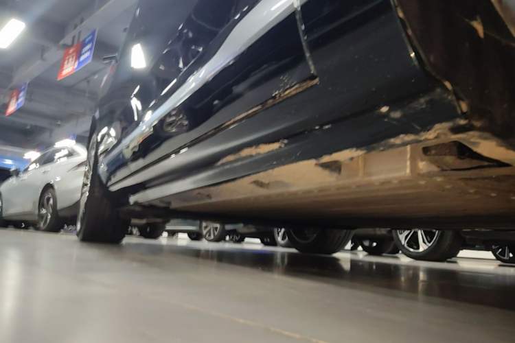 Used Hyptec HL 2025 Model Revised 350 Max Six-Seater LiDAR Edition Right Side Sill