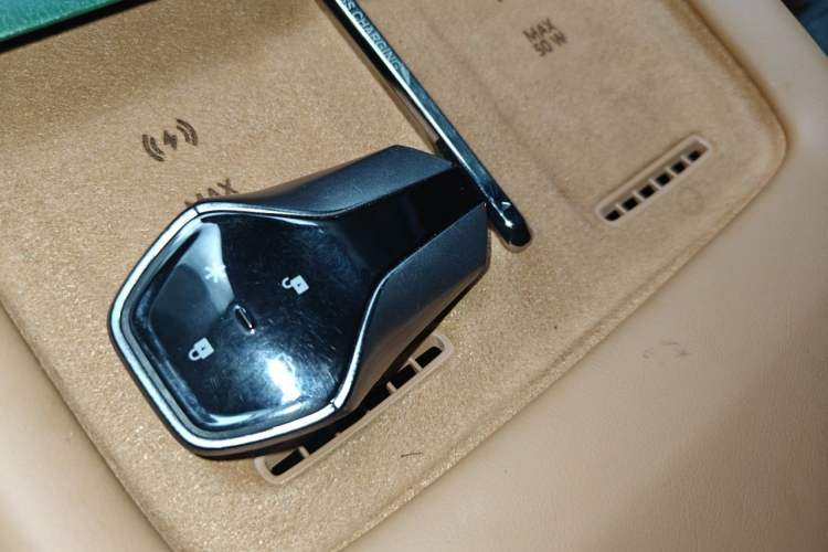 Used Hyptec HL 2025 700 Ultra Six-Seater All-Wheel-Drive LiDAR Version Vehicle Key