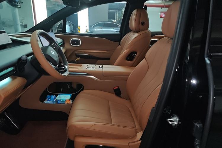 Used Hyptec HL 2025 700 Ultra Six-Seater All-Wheel-Drive LiDAR Version Left Front Seat