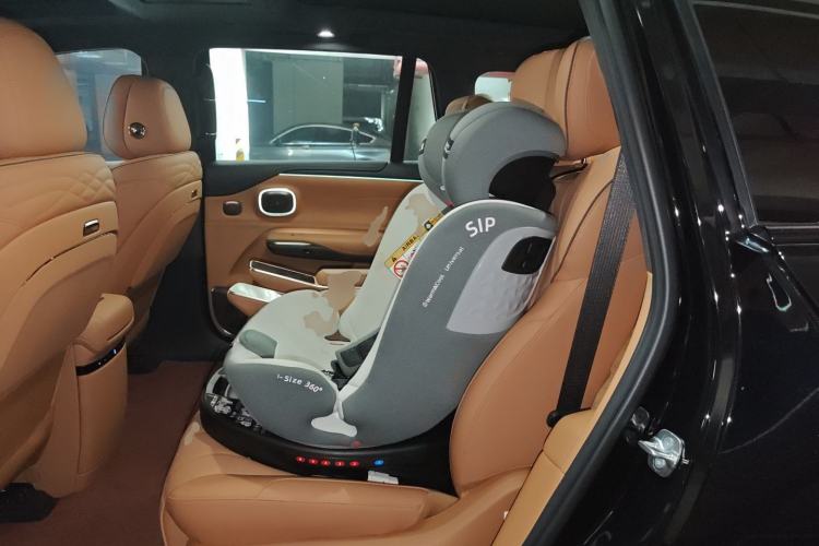 Used Hyptec HL 2025 700 Ultra Six-Seater All-Wheel-Drive LiDAR Version Left Rear Seat