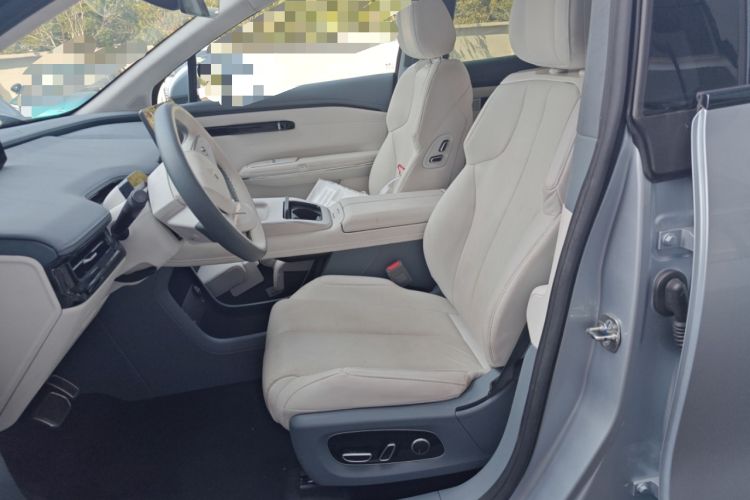Used Hyptec HT 2023 670 Rear-Drive Ultra-High Voltage Version Left Front Seat