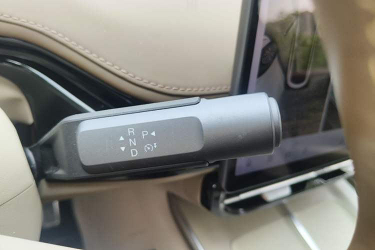 Used Hyptec HT 2023 670 Rear-Drive Ultra-High Voltage Version Gear Lever