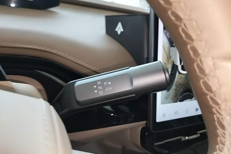 Used Hyptec HT 2023 670鸥翼 Ultra-High Voltage NDA Version Gear Lever