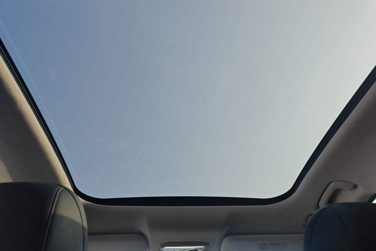 Used Hyptec HT 2023 670 Rear-Drive Ultra-High-Voltage NDA Version Headliner