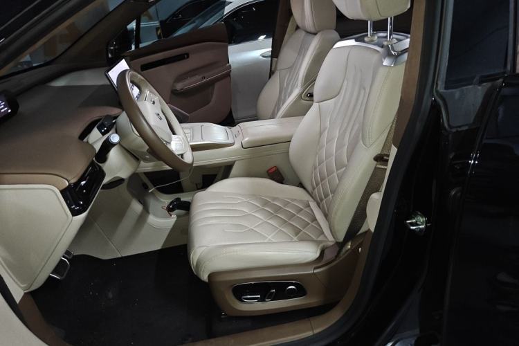 Used Hyptec HT 2023 600 Rear-Drive Tech Edition Left Front Seat