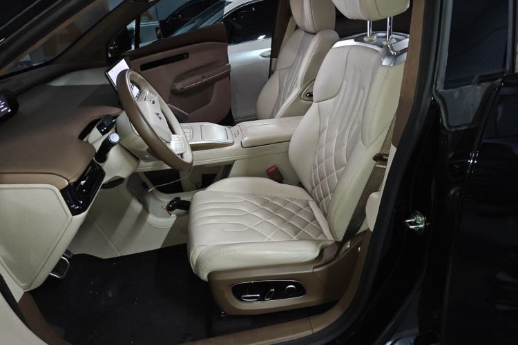 Used Hyptec HT 2023 600 Rear-Drive Tech Edition Left Front Seat