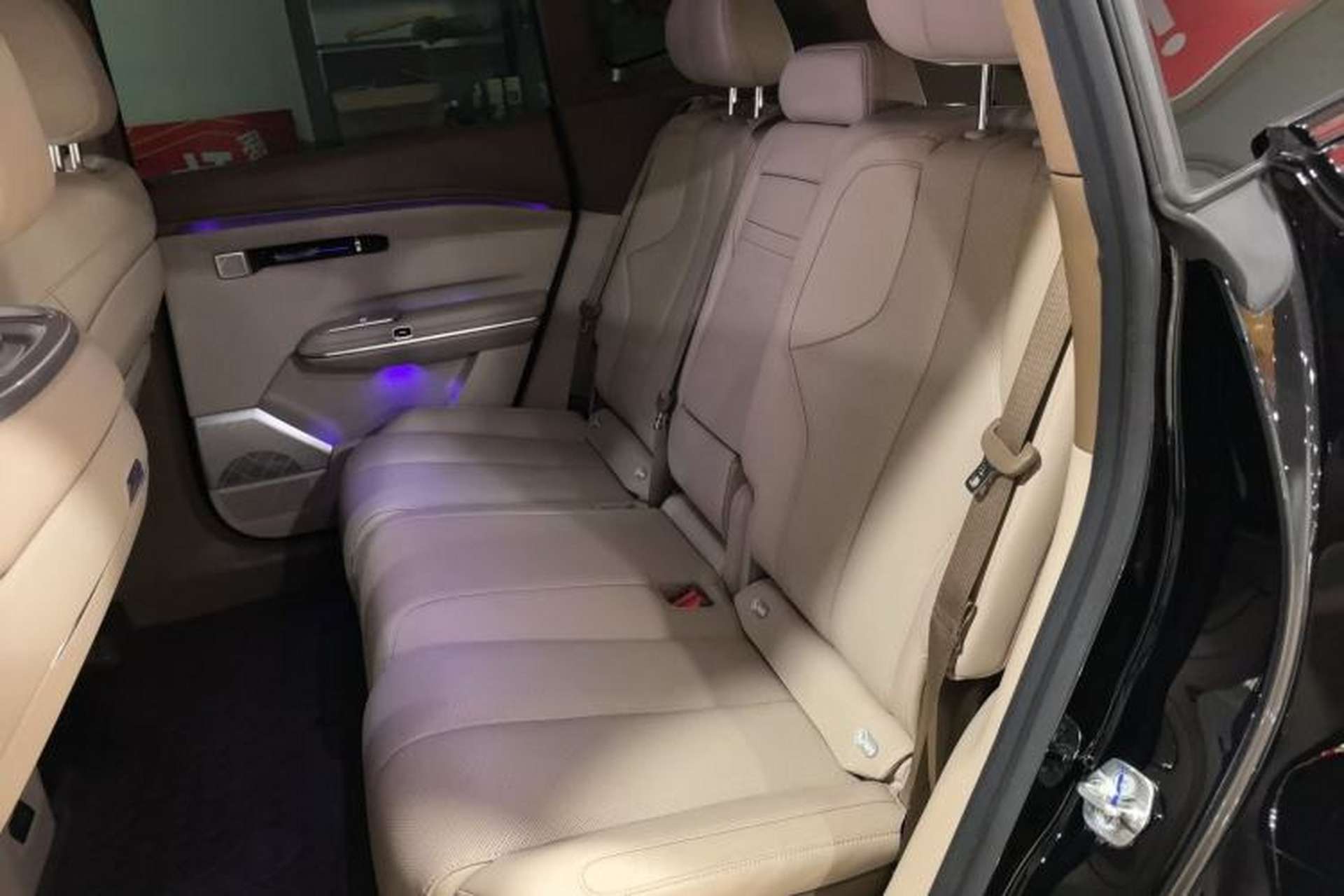 Used Hyptec HT 2023 670 Rear-Drive Ultra-High Voltage Version Left Rear Seat