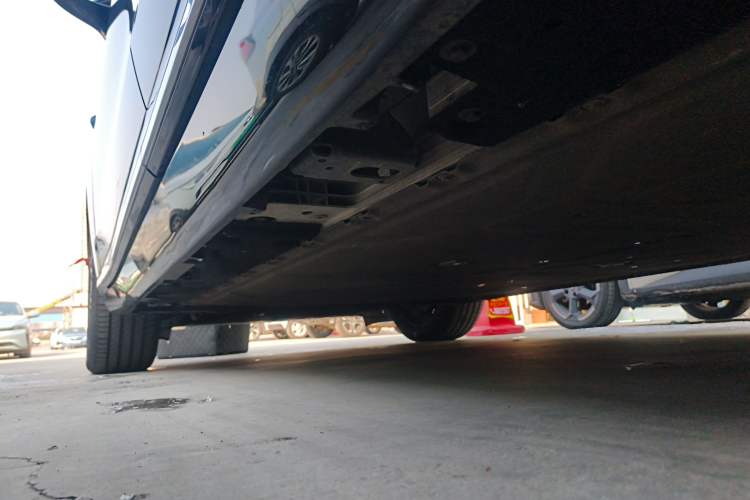 Used Hyptec HT 2023 670 Rear-Drive Ultra-High-Voltage NDA Version Left Side Sill
