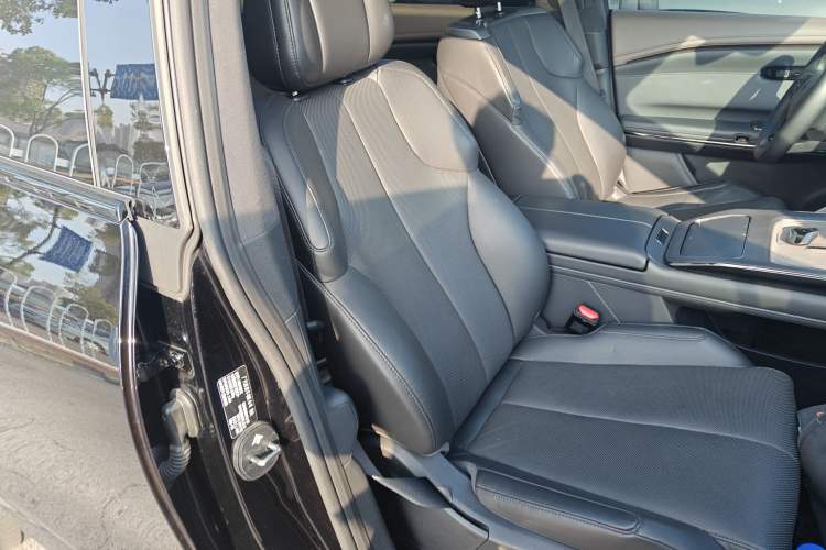 Used Hyptec HT 2023 670 Rear-Drive Ultra-High-Voltage NDA Version Right Front Seat