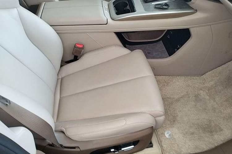 Used Hyptec HT 2023 670鸥翼 Ultra-High Voltage NDA Version Right Front Seat