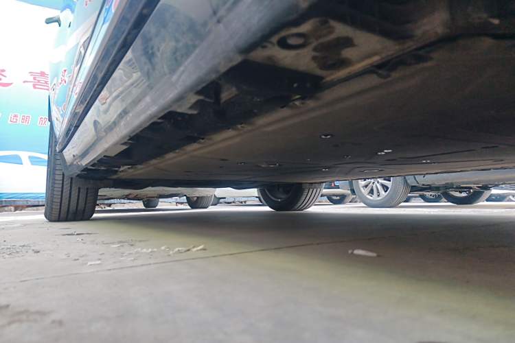Used Hyptec HT 2023 670 Rear-Drive Ultra-High-Voltage NDA Version Right Side Sill