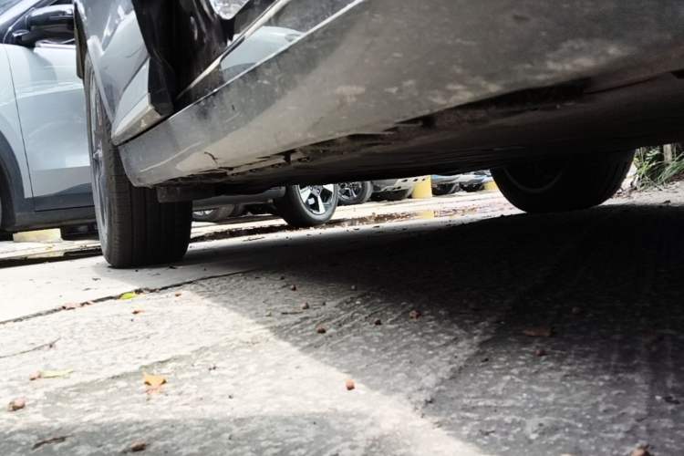 Used Hyptec HT 2023 670 Rear-Drive Ultra-High Voltage Version Right Side Sill