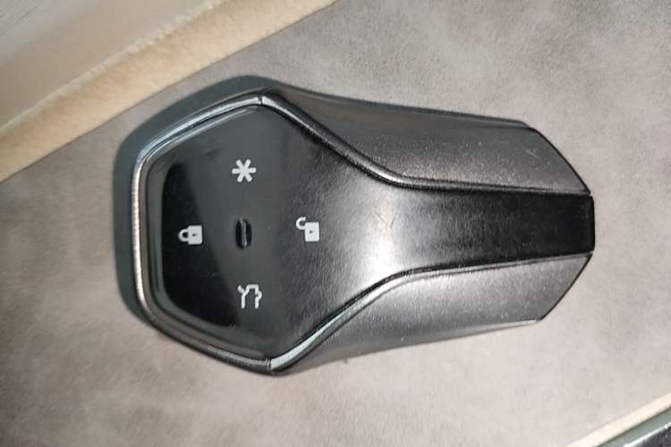 Used Hyptec HT 2023 670鸥翼 Ultra-High Voltage NDA Version Vehicle Key