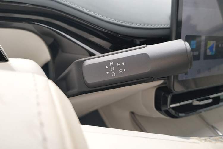 Used Hyptec HT 2023 670 Rear-Drive Ultra-High Voltage Version Gear Lever