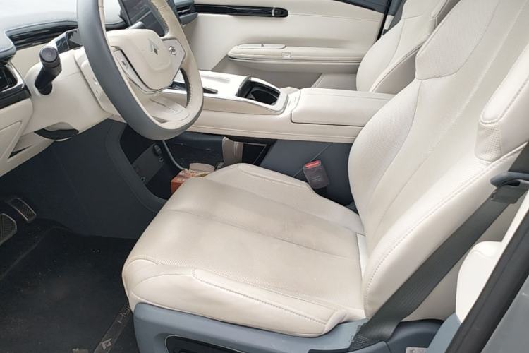 Used Hyptec HT 2023 670 Rear-Drive Ultra-High Voltage Version Left Front Seat
