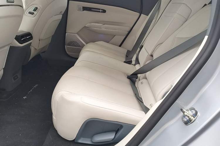 Used Hyptec HT 2023 670 Rear-Drive Ultra-High Voltage Version Left Rear Seat