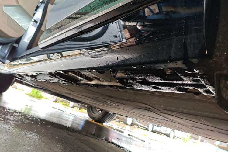 Used Hyptec HT 2023 670 Rear-Drive Ultra-High Voltage Version Left Side Sill