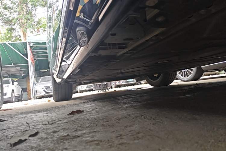 Used Hyptec HT 2023 670 Rear-Drive Ultra-High Voltage Version Left Side Sill