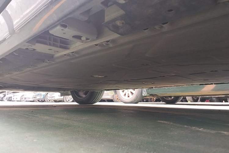 Used Hyptec HT 2023 670 Rear-Drive Ultra-High Voltage Version Left Side Sill