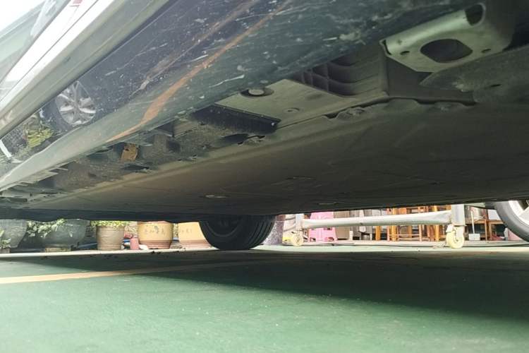 Used Hyptec HT 2023 670 Rear-Drive Ultra-High Voltage Version Right Side Sill