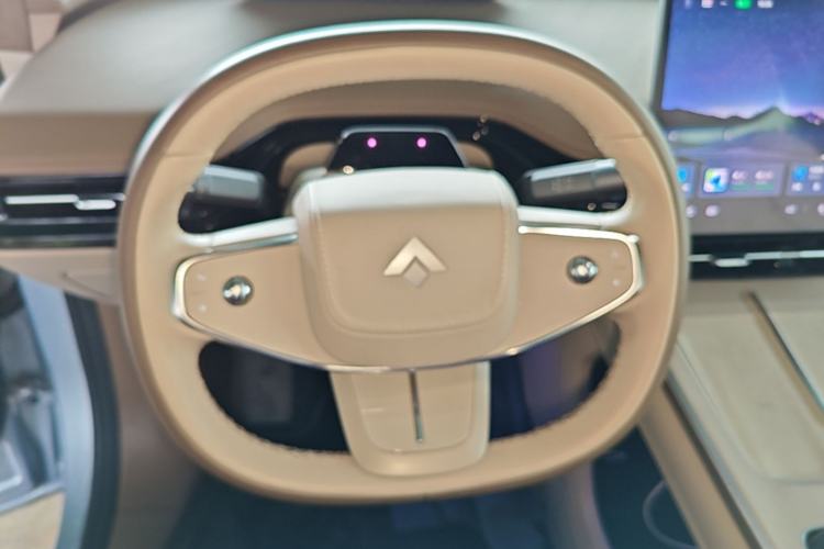 Used Hyptec HT 2023 670 Rear-Drive Ultra-High Voltage Version Steering Wheel