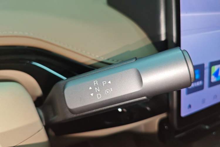 Used Hyptec HT 2023 670鸥翼 Ultra-High Voltage NDA Version Gear Lever