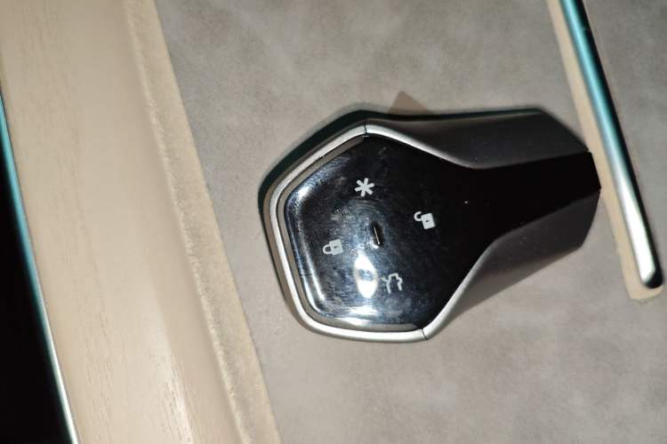Used Hyptec HT 2023 670鸥翼 Ultra-High Voltage NDA Version Interior 1