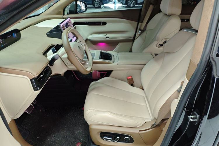 Used Hyptec HT 2023 670鸥翼 Ultra-High Voltage NDA Version Left Front Seat