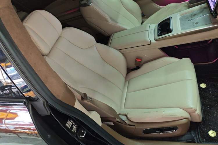 Used Hyptec HT 2023 670鸥翼 Ultra-High Voltage NDA Version Right Front Seat
