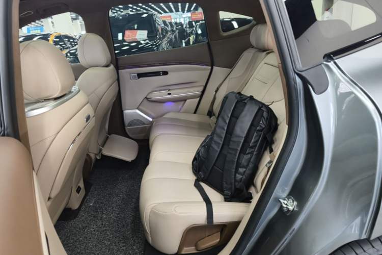 Used Hyptec HT 2023 670 Rear-Drive Ultra-High Voltage Version Left Rear Seat
