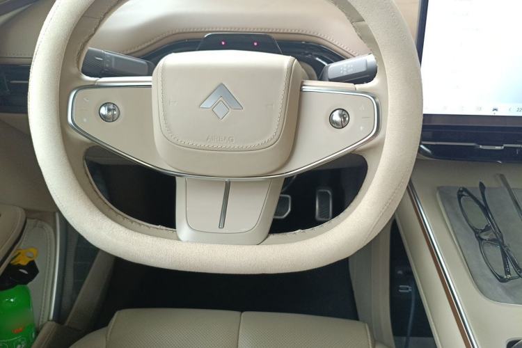 Used Hyptec HT 2023 670 Rear-Drive Ultra-High-Voltage NDA Version Steering Wheel