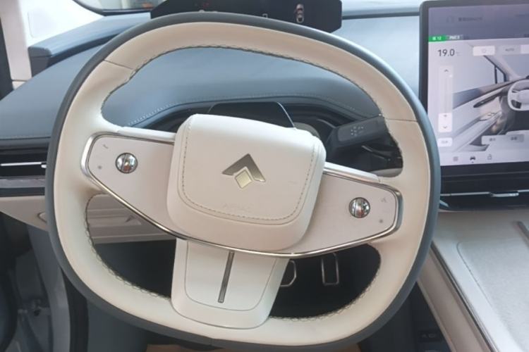 Used Hyptec HT 2023 670 Rear-Drive Ultra-High-Voltage NDA Version Steering Wheel