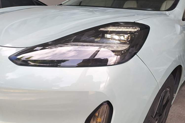 Used Hyptec HT 2023 670 Rear-Drive Ultra-High Voltage Version Left Front Headlight