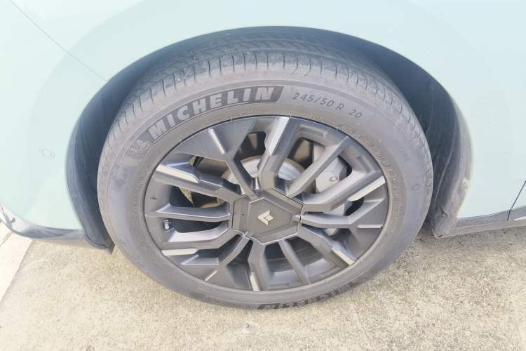 Used Hyptec HT 2023 670鸥翼 Ultra-High Voltage NDA Version Left Front Wheel Hub