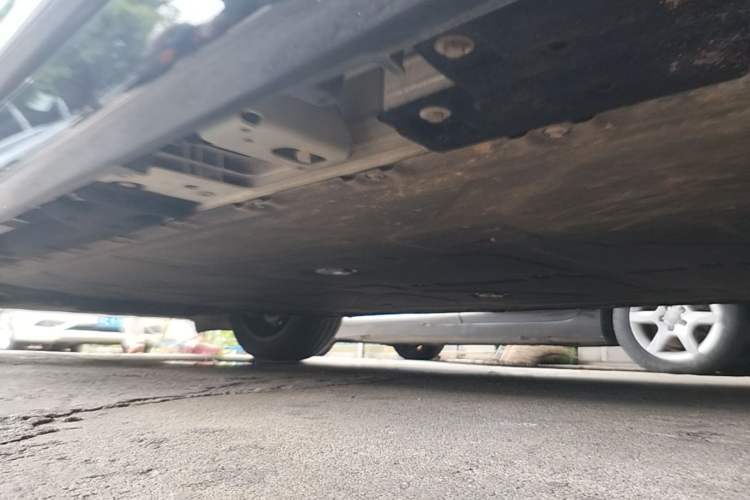 Used Hyptec HT 2023 670 Rear-Drive Ultra-High Voltage Version Left Side Sill