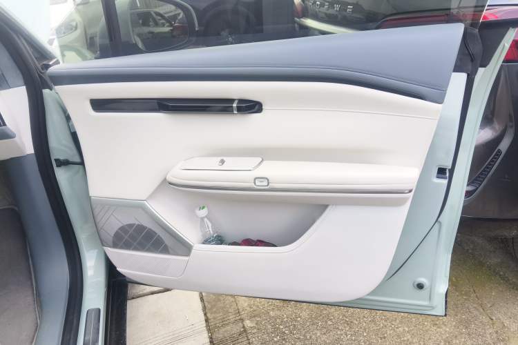 Used Hyptec HT 2023 670鸥翼 Ultra-High Voltage NDA Version Right Front Door Interior