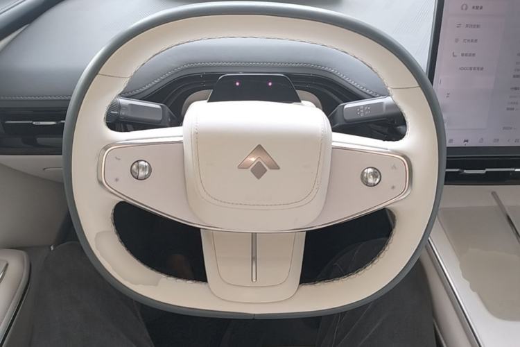 Used Hyptec HT 2023 670 Rear-Drive Ultra-High Voltage Version Steering Wheel