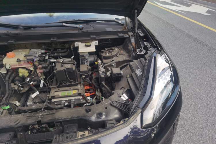 Used Hyptec HT 2023 600 Rear-Drive Tech Edition Engine Bay Left