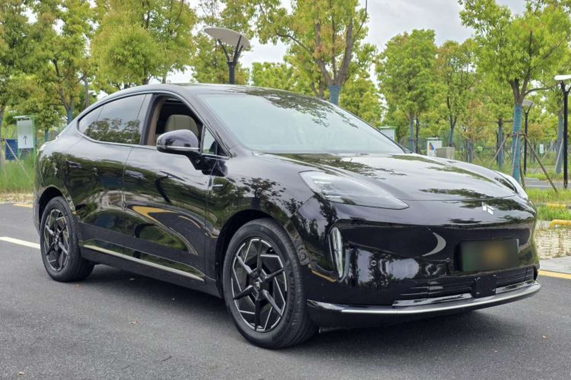 Used Hyptec HT 2023 670 Rear-Drive Ultra-High-Voltage NDA Version Exterior 2