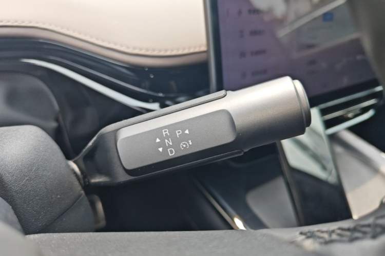 Used Hyptec HT 2023 670 Rear-Drive Ultra-High-Voltage NDA Version Gear Lever