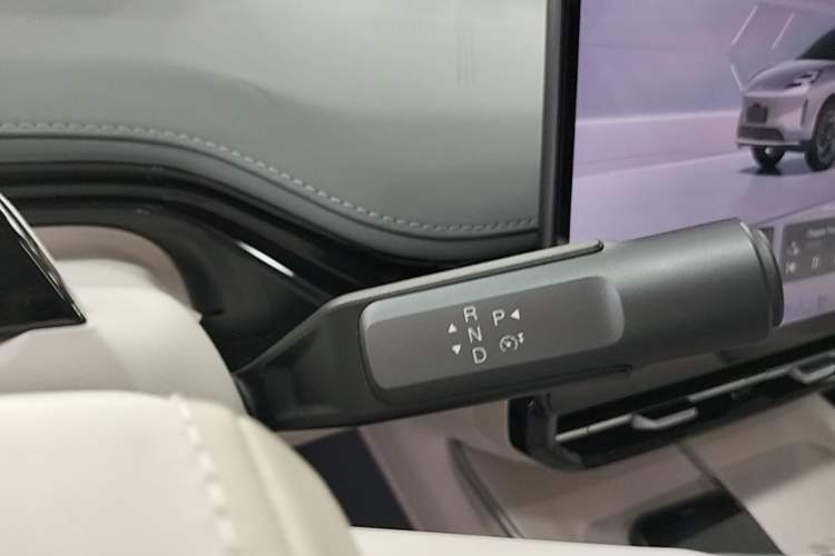 Used Hyptec HT 2023 670 Rear-Drive Ultra-High Voltage Version Gear Lever